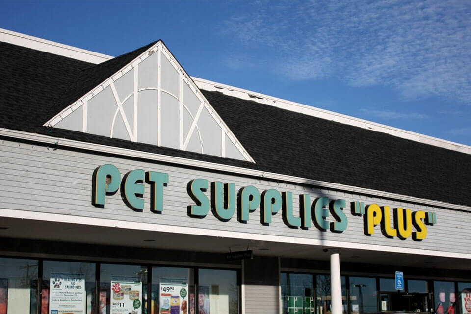 Storefront of Pet Supplies Plus